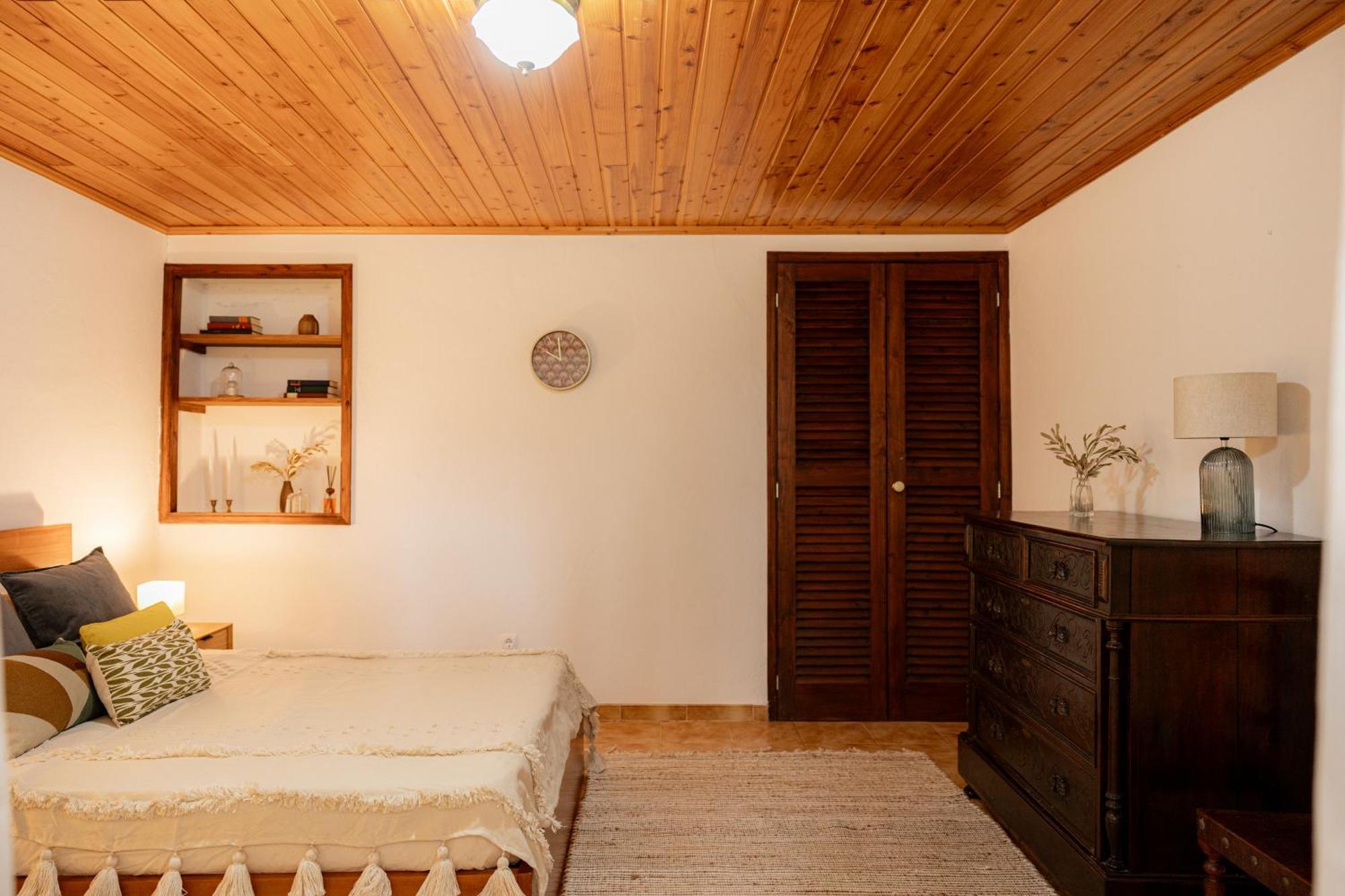 Solar De Lalem Bed and Breakfast Maia  Rum bild